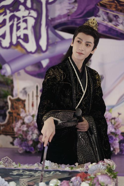 1758964932421974.jpg 2.jpg